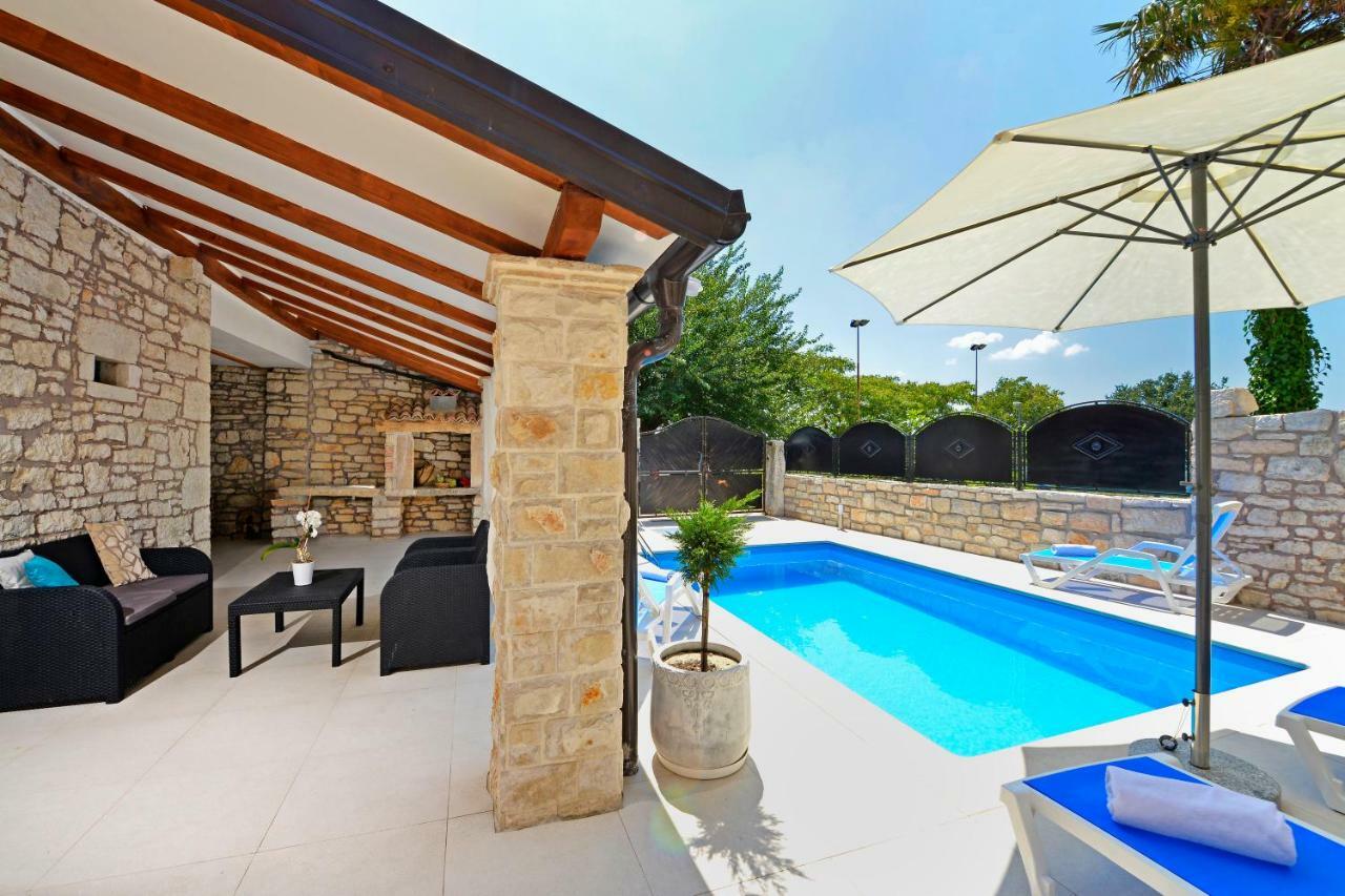 Villa Lory Sveti Lovreč Pazenatički Exterior foto