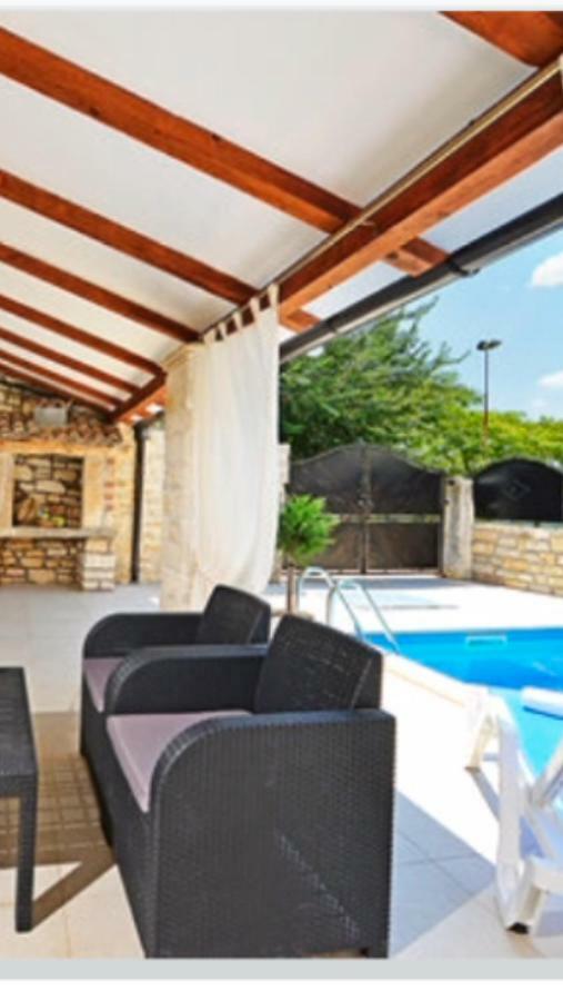 Villa Lory Sveti Lovreč Pazenatički Exterior foto